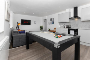 Flatzy - 16 Guests 4 En-suite Central Apartment B